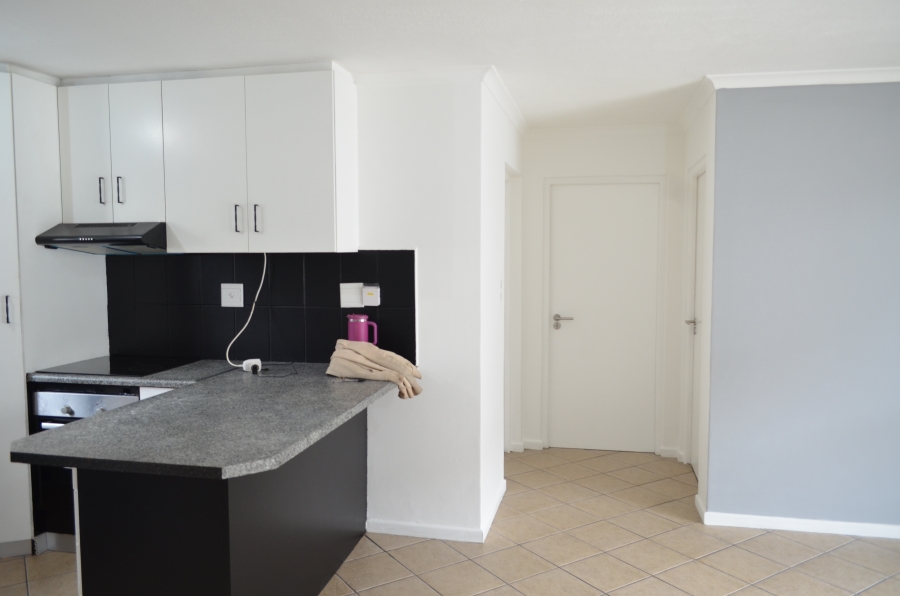 To Let 2 Bedroom Property for Rent in Whispering Pines Western Cape